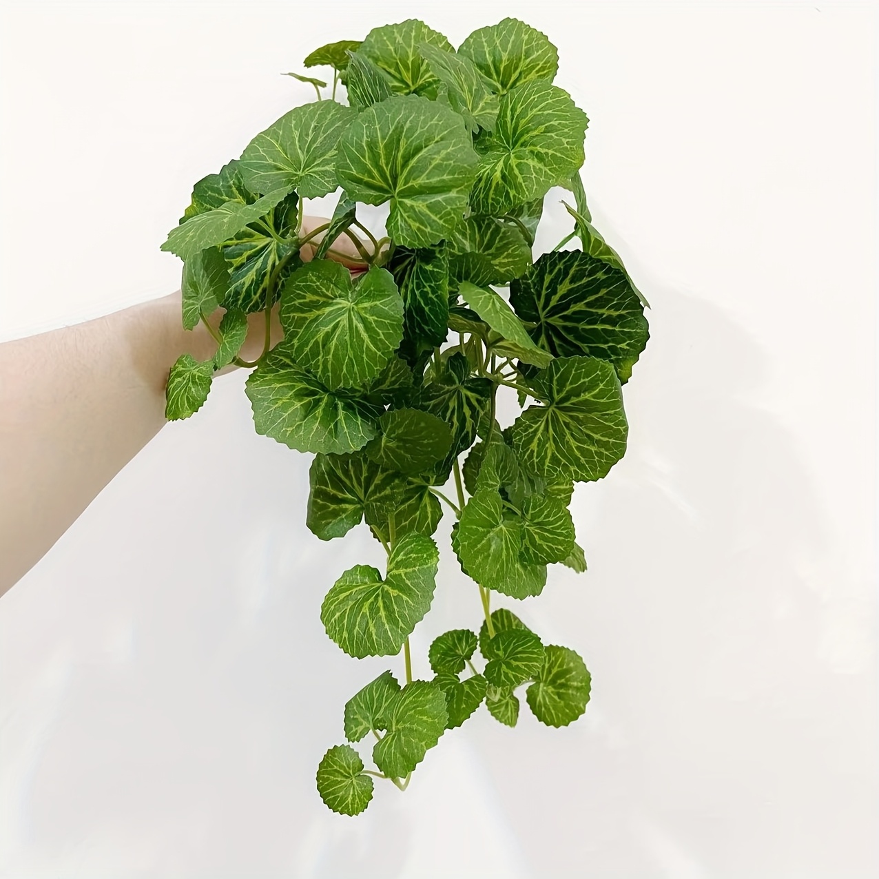 An artificial hanging vine pla - Bonsai Garden Indoor recension och pris